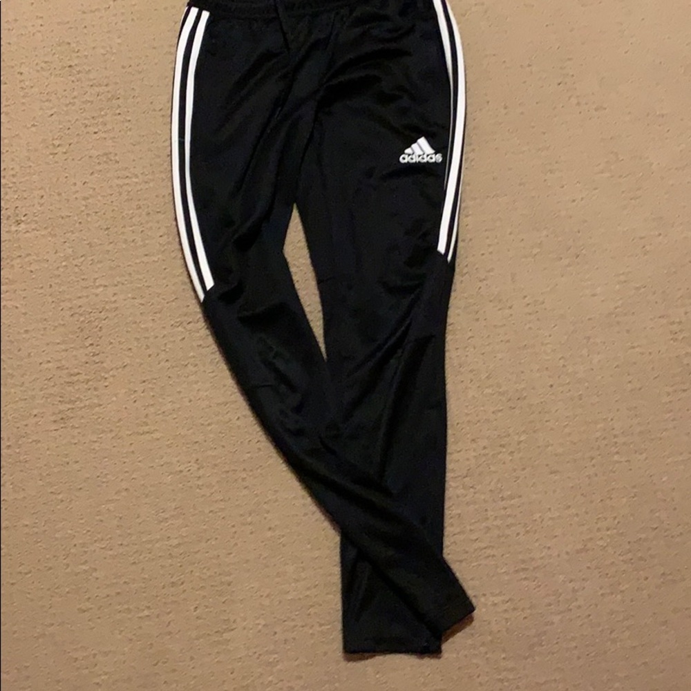 woman’s adidas joggers